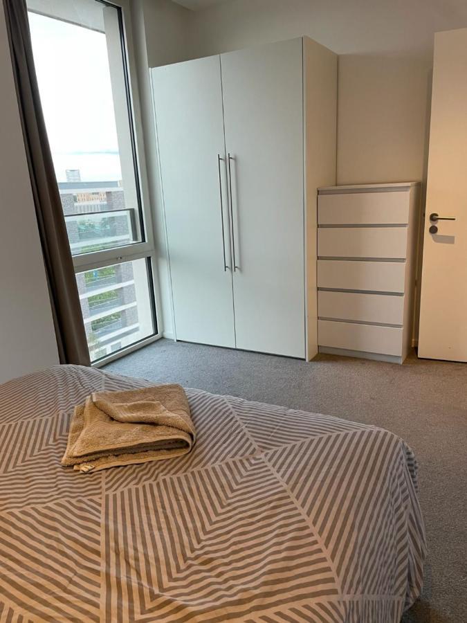 Luxury En-Suite Room Olympic Village In Shared Apartment Londyn Zewnętrze zdjęcie