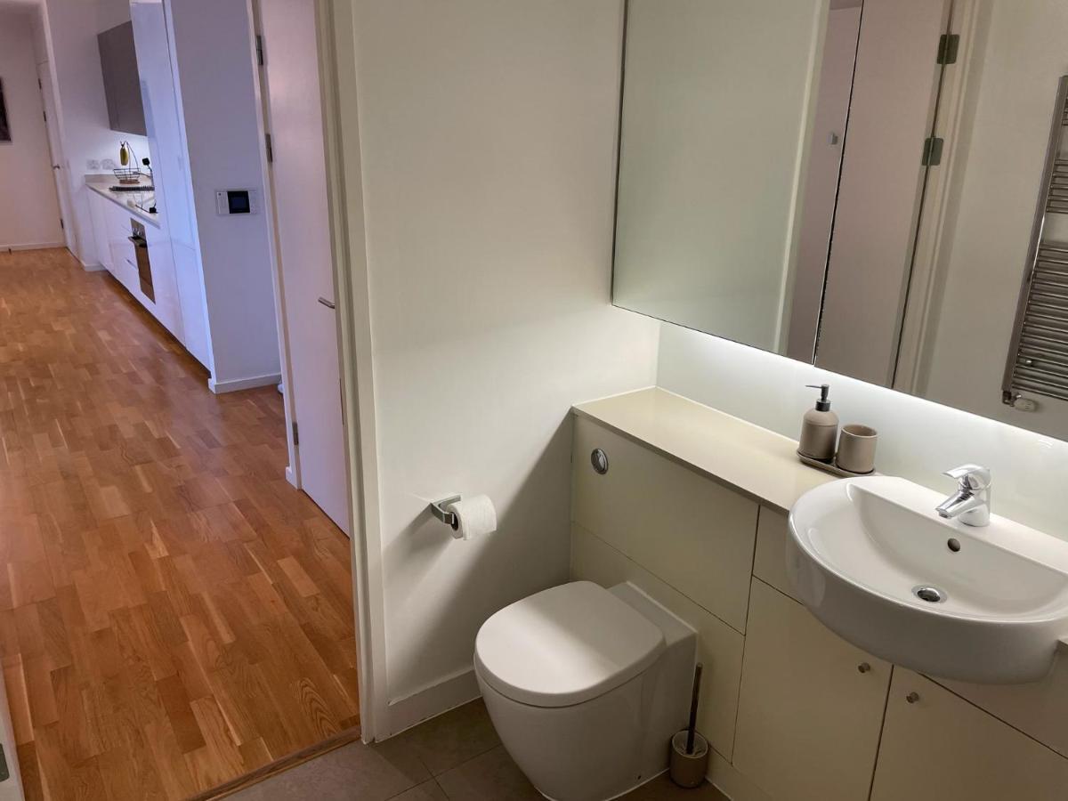 Luxury En-Suite Room Olympic Village In Shared Apartment Londyn Zewnętrze zdjęcie